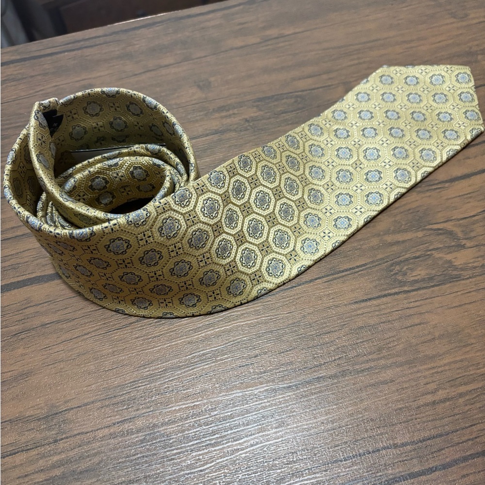 Neiman Marcus Luxury Silk Tie
